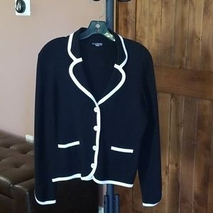 Beautiful Ann Taylor button down top.